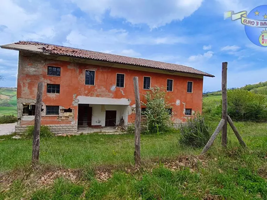 Immagine 1 di Casa indipendente in vendita  in VILLA MARNACCHIA a Amandola