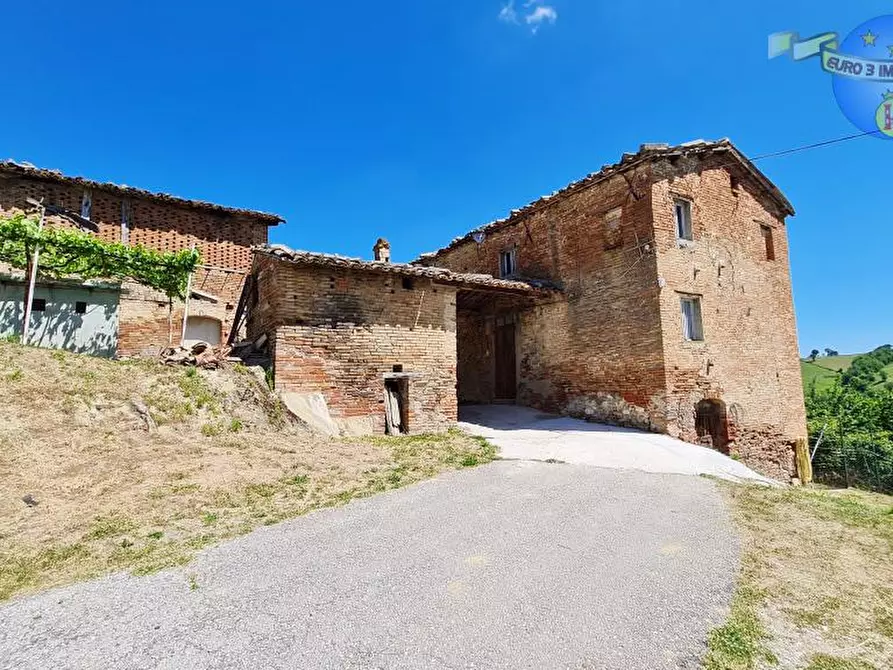 Immagine 1 di Rustico / casale in vendita  in RUSTICI a Amandola