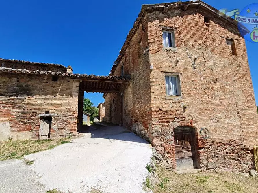 Immagine 5 di Rustico / casale in vendita  in RUSTICI a Amandola