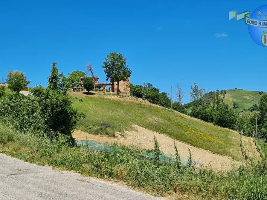 Immagine 9 di Rustico / casale in vendita  in RUSTICI a Amandola