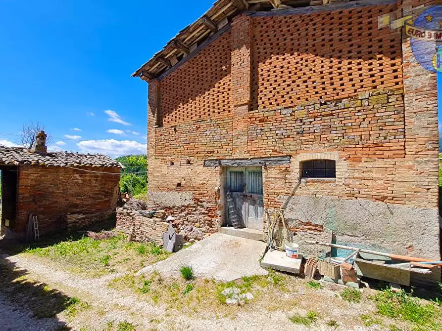 Immagine 11 di Rustico / casale in vendita  in RUSTICI a Amandola