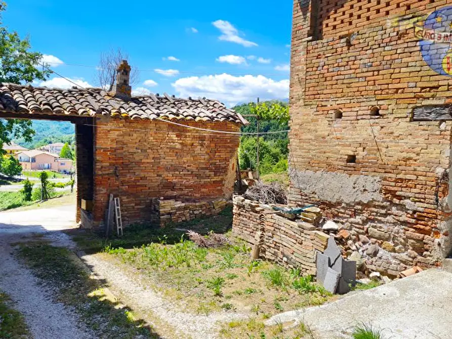 Immagine 12 di Rustico / casale in vendita  in RUSTICI a Amandola