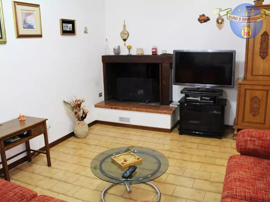 Immagine 3 di Villa in vendita  in VIA ANEMONI a Ascoli Piceno