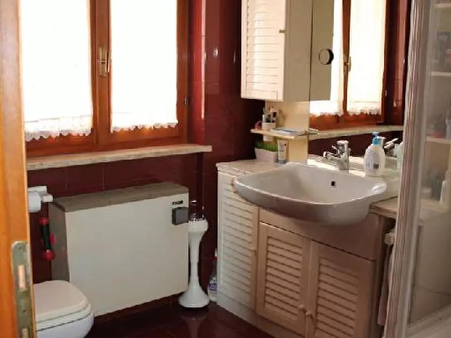 Immagine 15 di Villa in vendita  in VIA ANEMONI a Ascoli Piceno