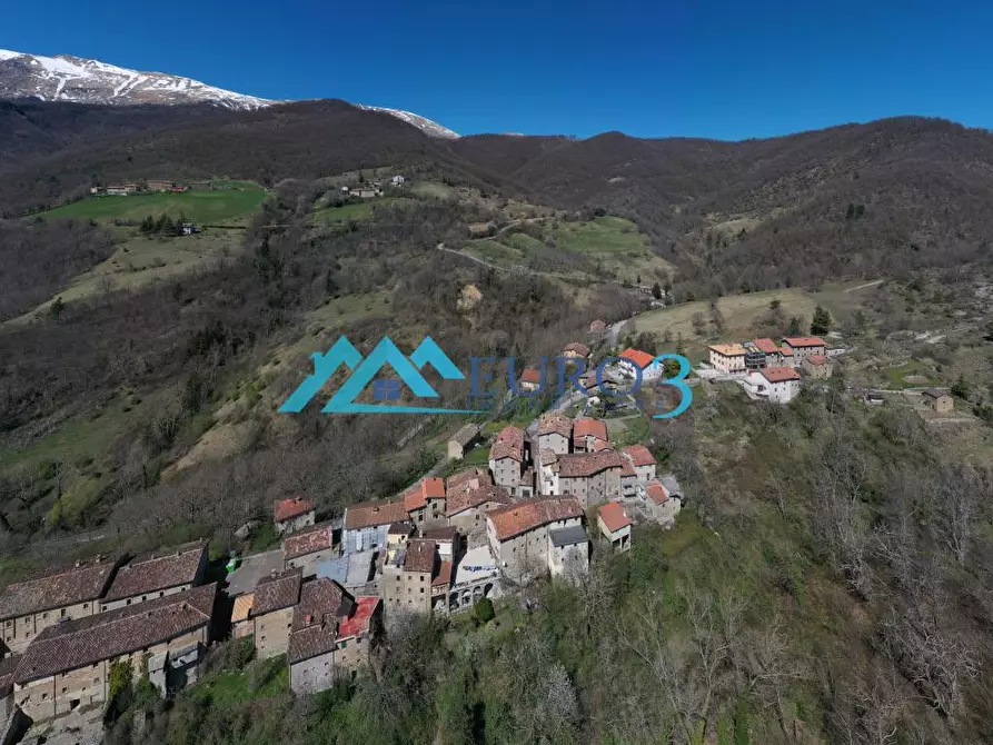 Immagine 8 di Immobile di prestigio in vendita  in FRAZIONE PIANO a Montegallo