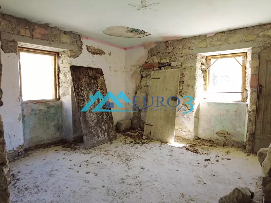 Immagine 17 di Immobile di prestigio in vendita  in FRAZIONE PIANO a Montegallo