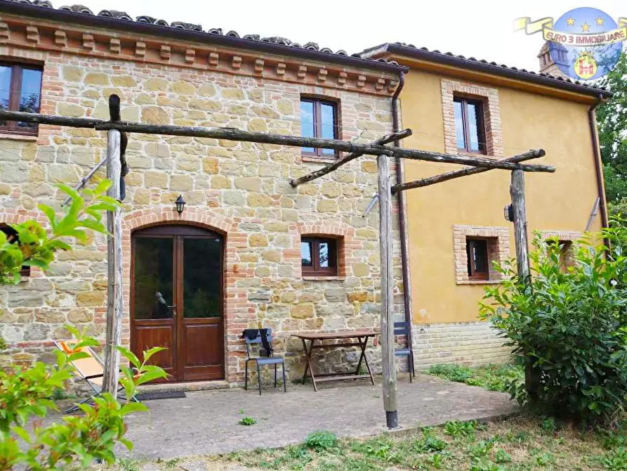 casa indipendente in vendita ad Amandola