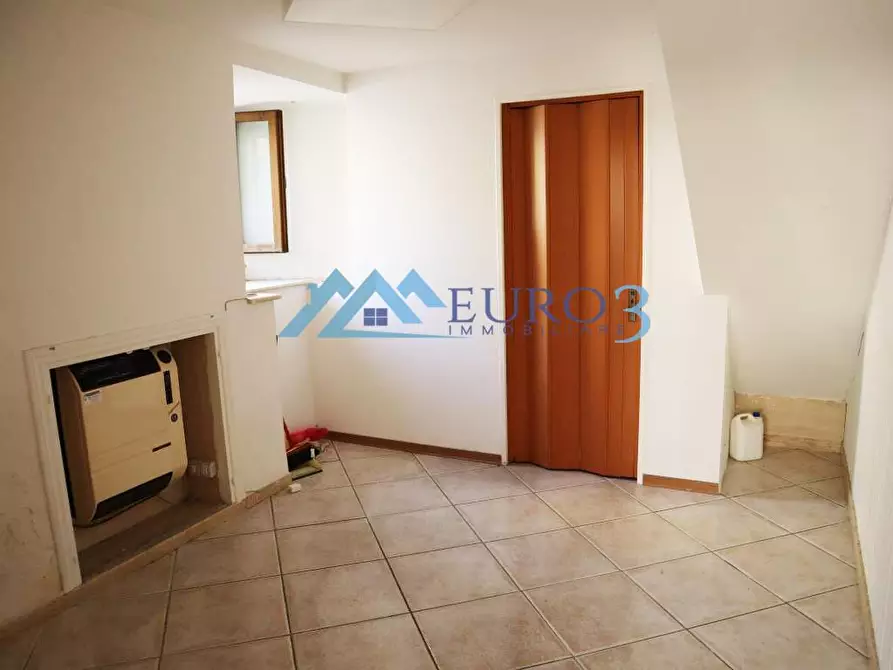 Immagine 2 di Ufficio in vendita  in VIA CAIROLI a Ascoli Piceno