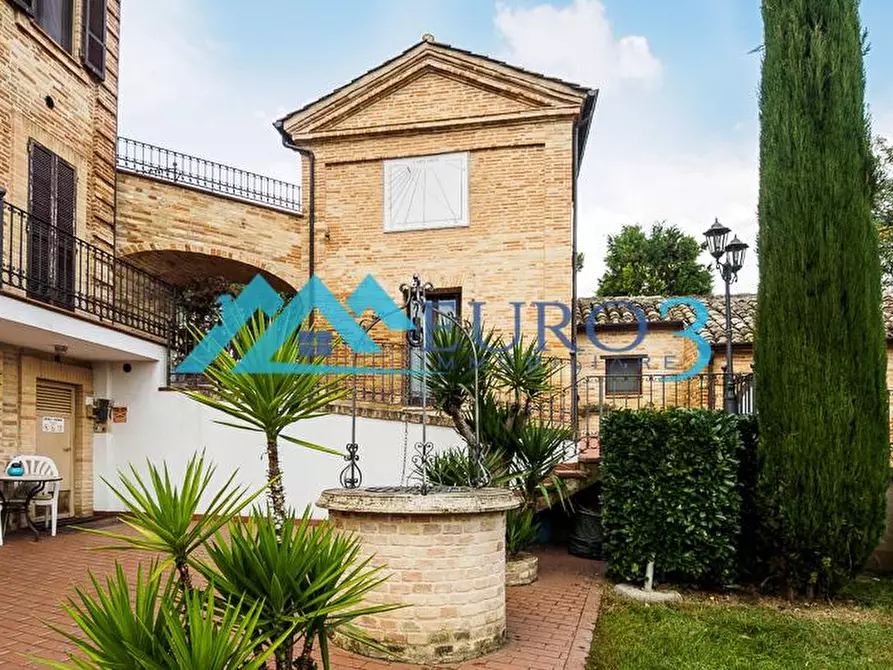 Immagine 16 di Immobile di prestigio in vendita  in VIA FRANCESCO GRIFONI 5 a Rapagnano