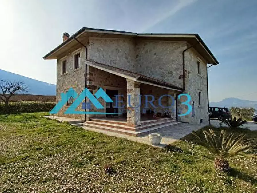 Immagine 2 di Rustico / casale in vendita  a Folignano