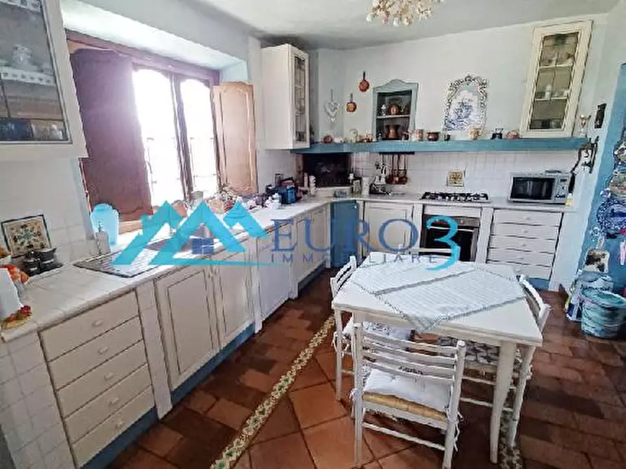 Immagine 6 di Rustico / casale in vendita  a Folignano