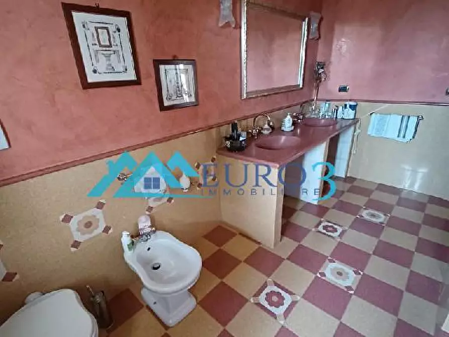 Immagine 13 di Rustico / casale in vendita  a Folignano