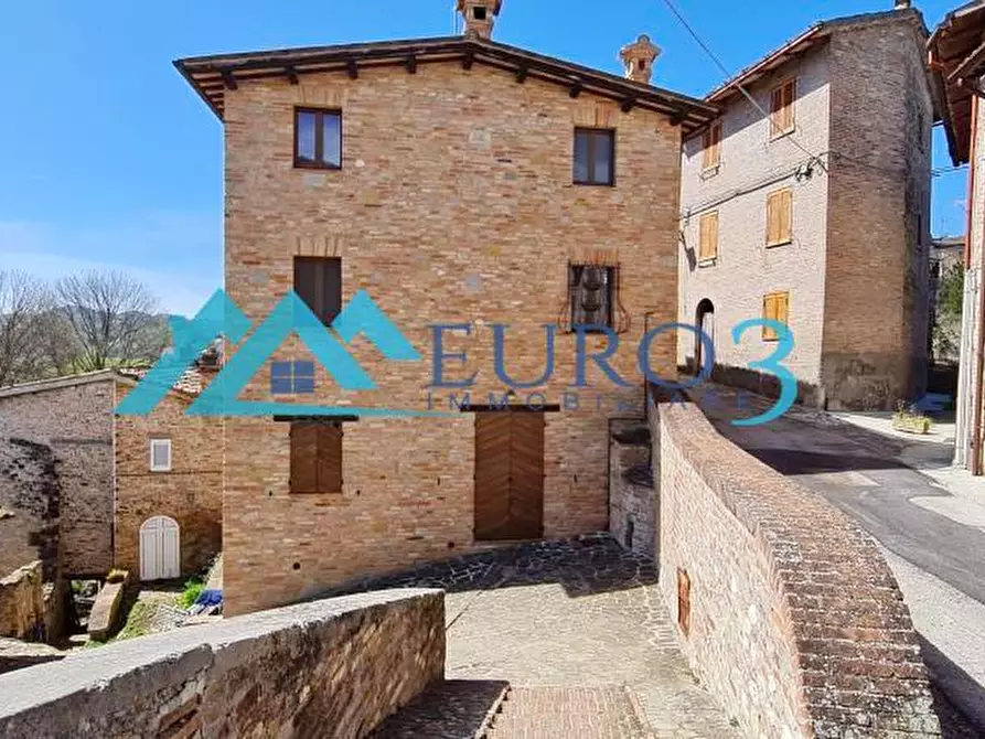 Immagine 1 di Immobile di prestigio in vendita  in DI FRONTE L'OSPEDALE a Amandola