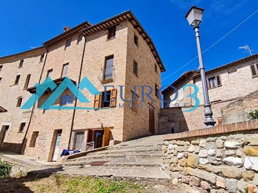 Immagine 5 di Immobile di prestigio in vendita  in DI FRONTE L'OSPEDALE a Amandola