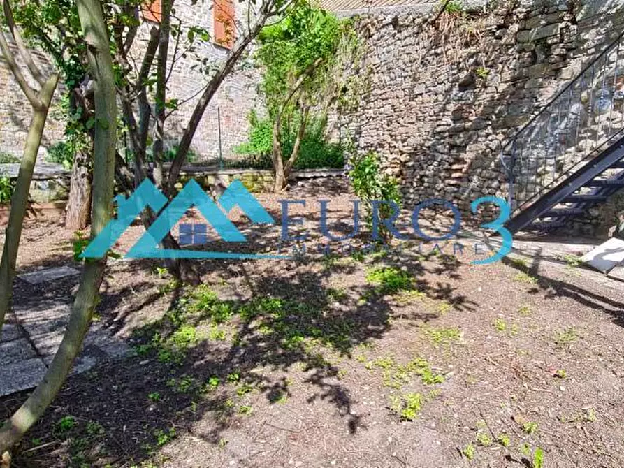 Immagine 15 di Immobile di prestigio in vendita  in DI FRONTE L'OSPEDALE a Amandola