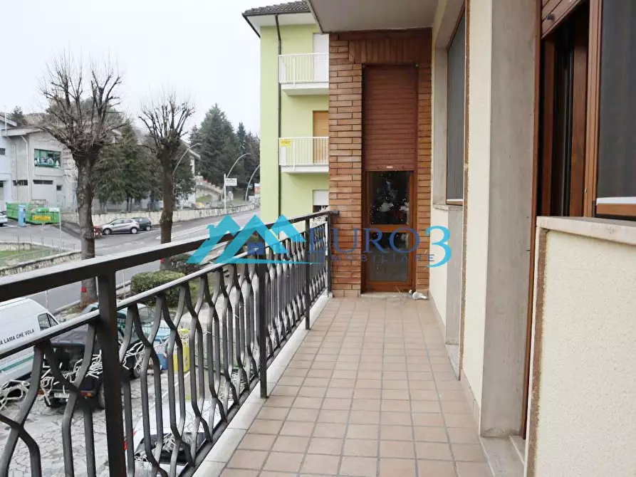 Immagine 2 di Appartamento in vendita  in STRADA STATALE PICENA N.78 a Roccafluvione
