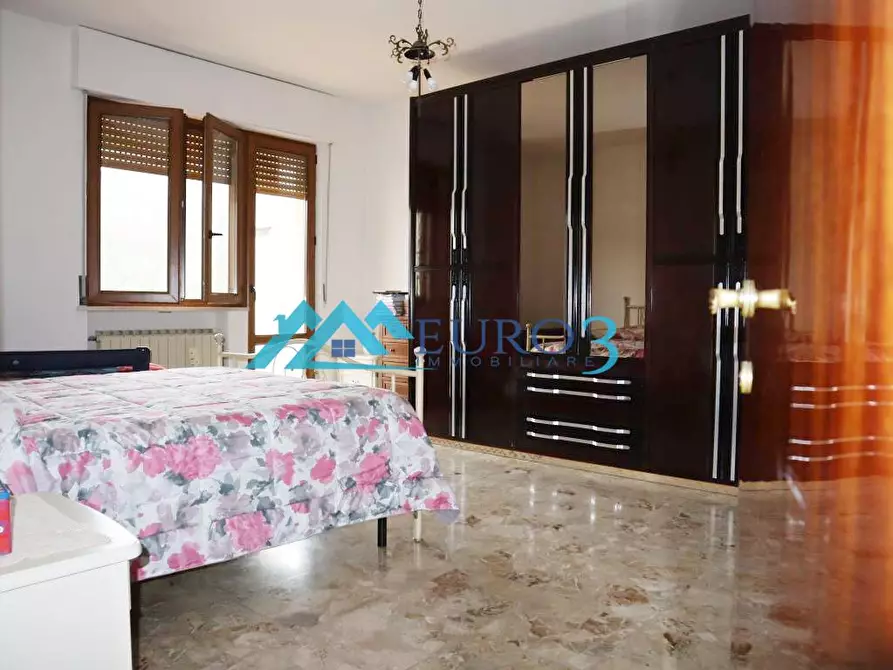 Immagine 11 di Appartamento in vendita  in STRADA STATALE PICENA N.78 a Roccafluvione
