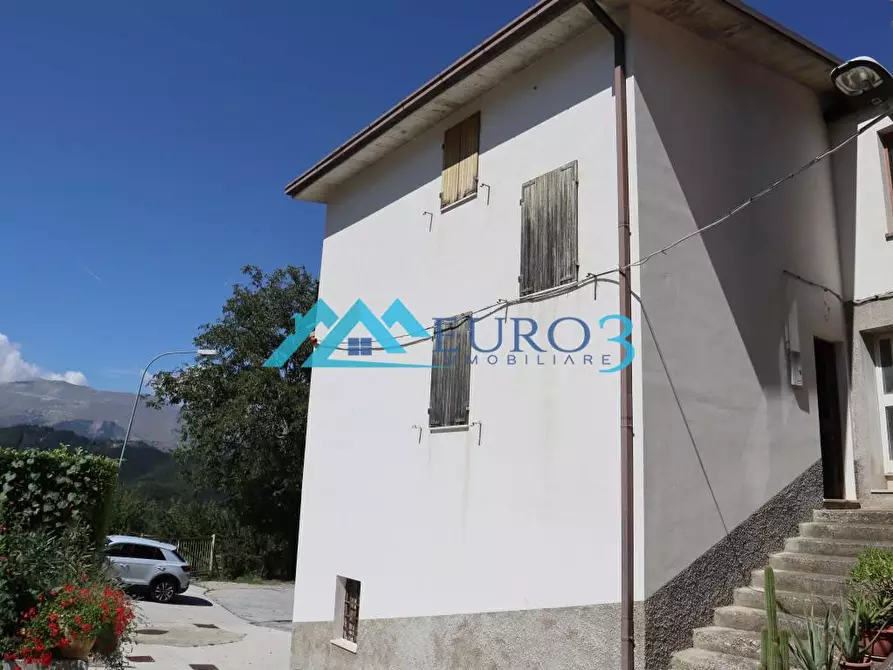 Immagine 3 di Terratetto in vendita  a Comunanza