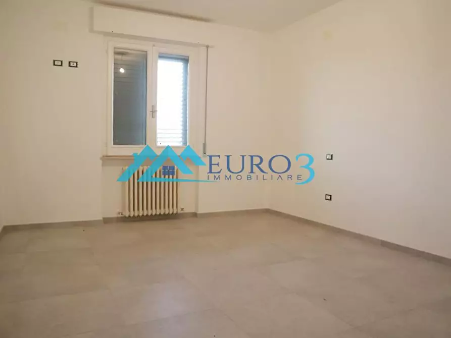 Immagine 9 di Villa in vendita  in VIA VIBRATA,16 a Nereto