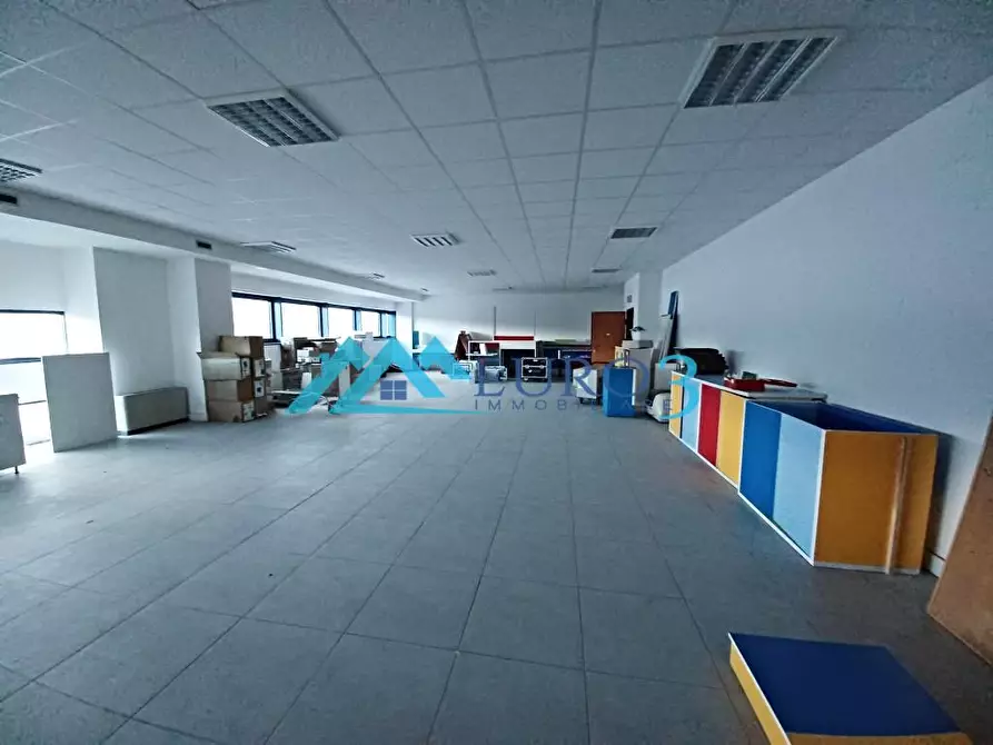 Immagine 3 di Ufficio in affitto  in C.C.  a Castel Di Lama