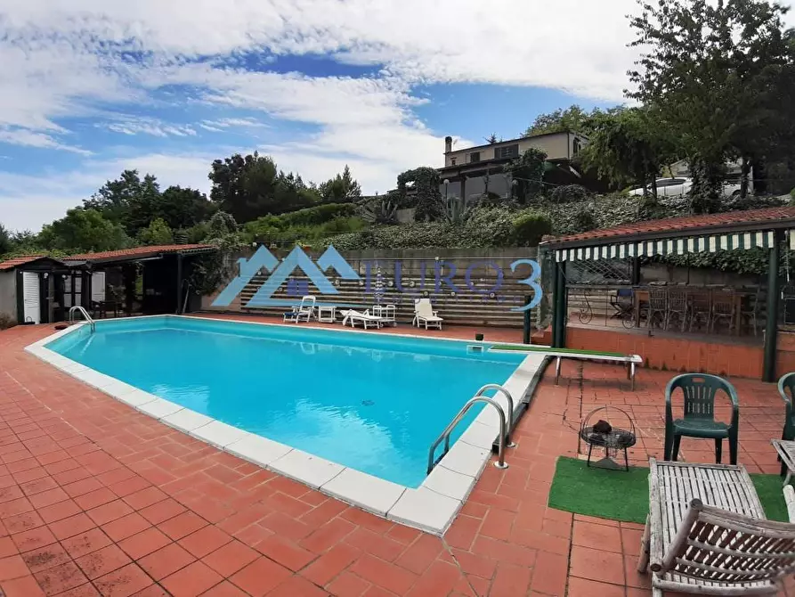 Immagine 1 di Villa in vendita  in CONTRADA SAN GIOVANNI a Ancarano
