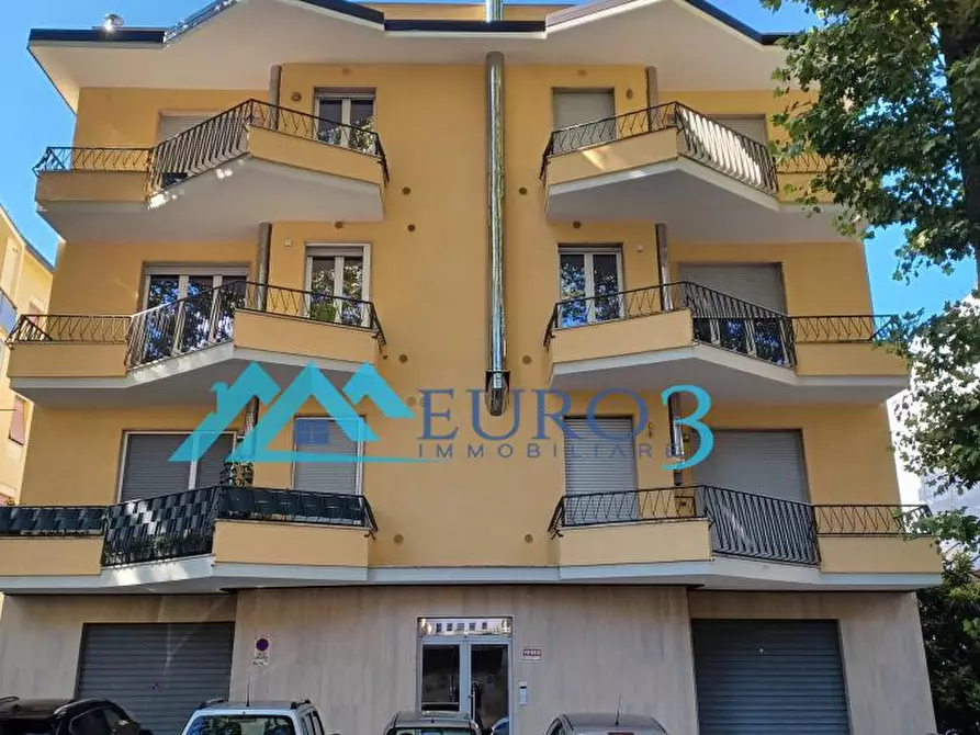Immagine 1 di Appartamento in vendita  in VIALE TREVIRI a Ascoli Piceno