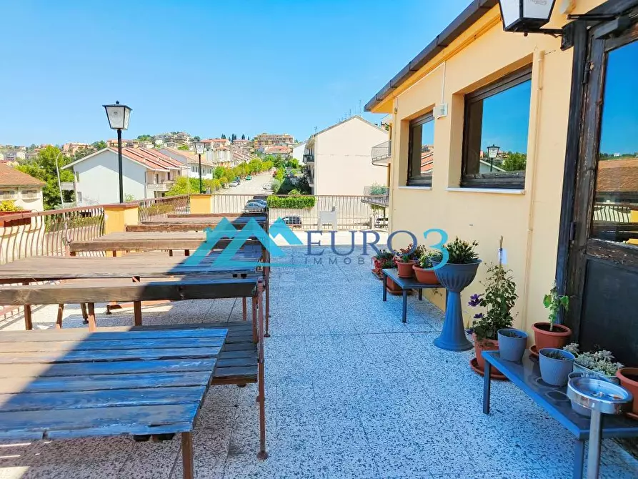 Immagine 3 di Attività commerciale in vendita  in VIA I MAGGIO a Offida