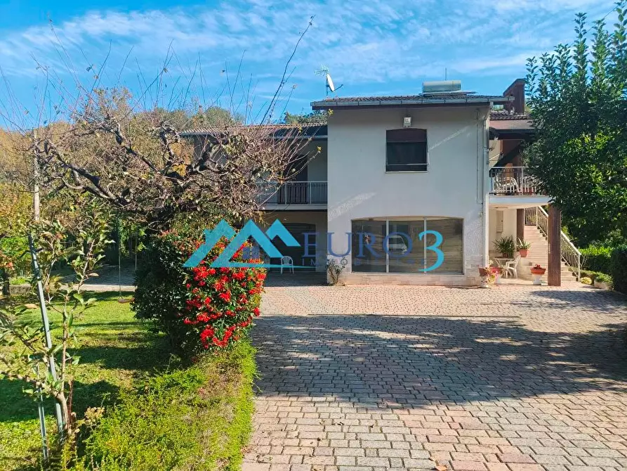 Immagine 2 di Casa indipendente in vendita  in STRADA SALARE a Roccafluvione