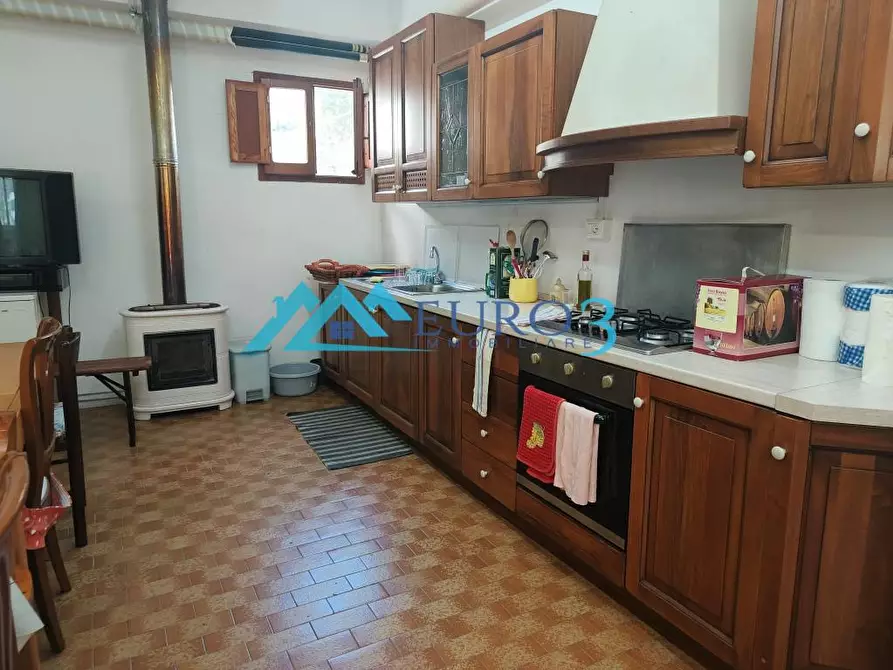 Immagine 10 di Casa indipendente in vendita  in STRADA SALARE a Roccafluvione