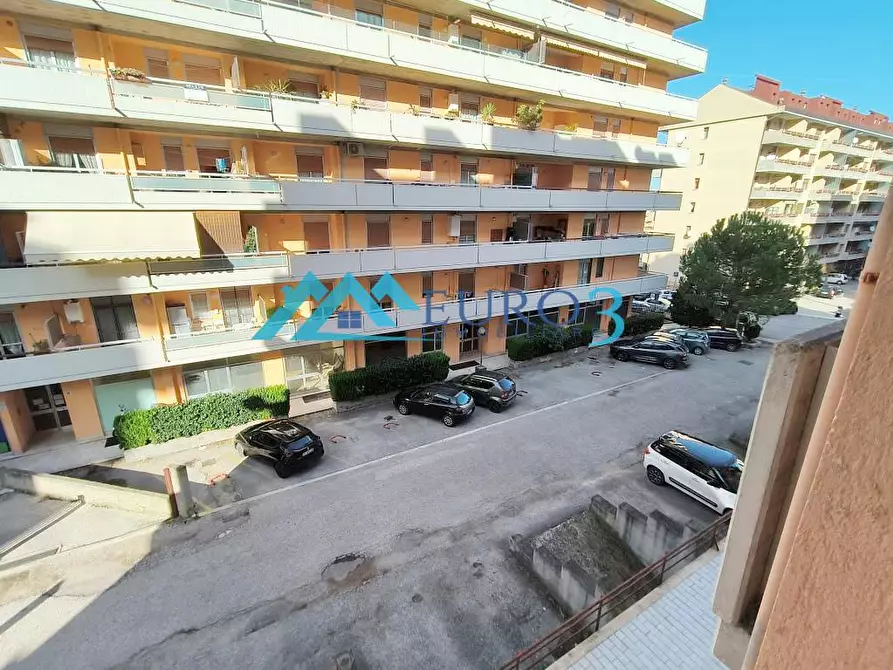 Immagine 4 di Appartamento in vendita  in VIA ALESSANDRIA a Folignano