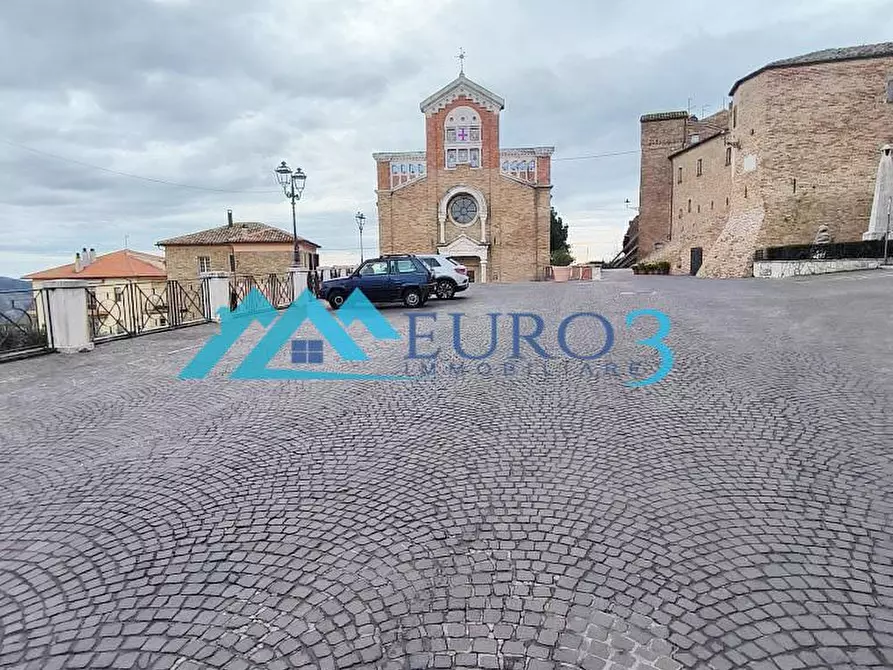 Immagine 9 di Appartamento in vendita  a Castignano