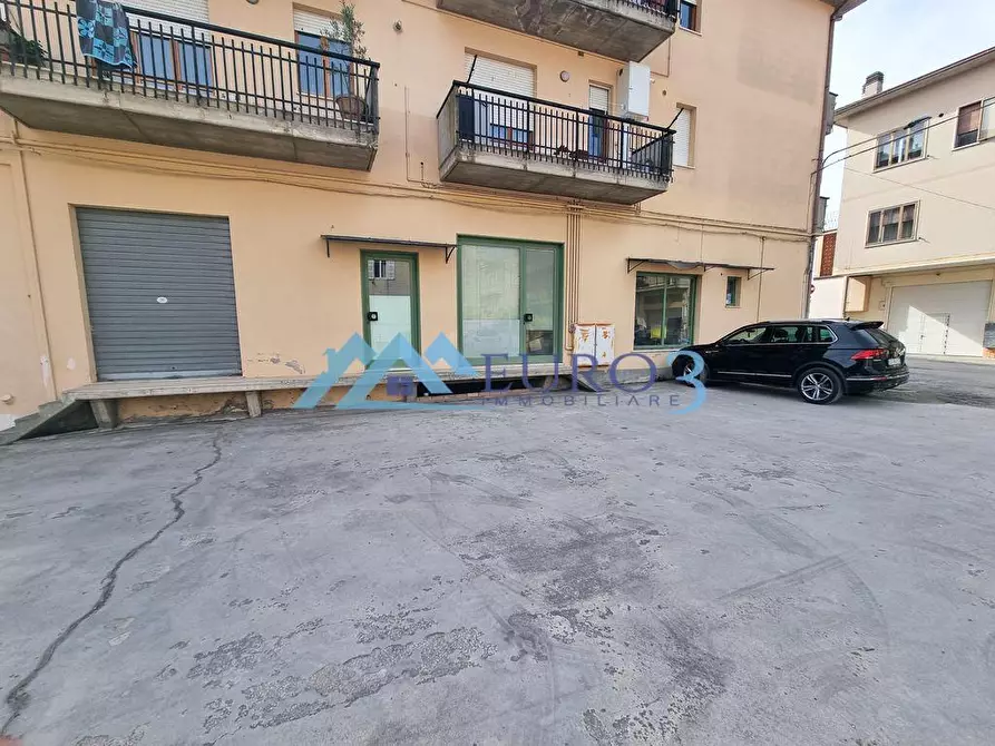 Immagine 1 di Locale commerciale in vendita  in VIA GENTILE DA MONTEFIORE, 17 a Montefiore Dell'aso