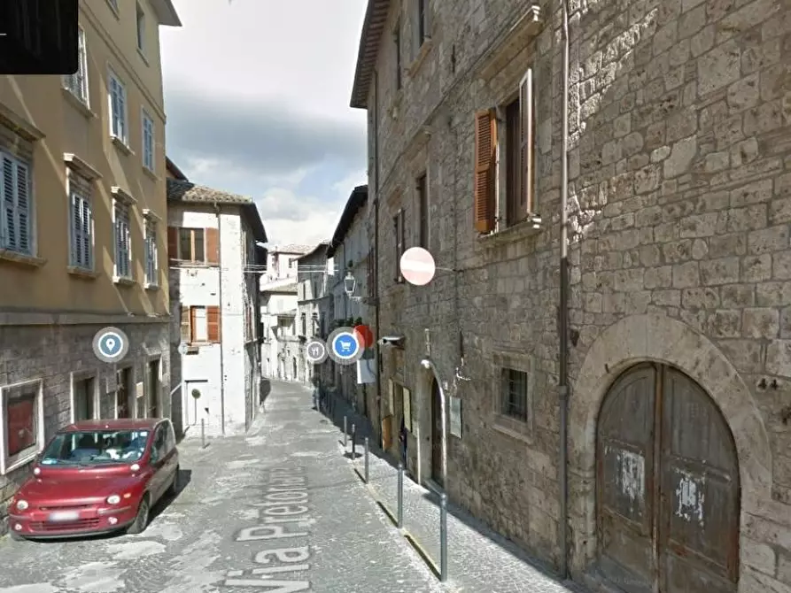 Immagine 1 di Locale commerciale in vendita  in VIA PRETORIANA a Ascoli Piceno