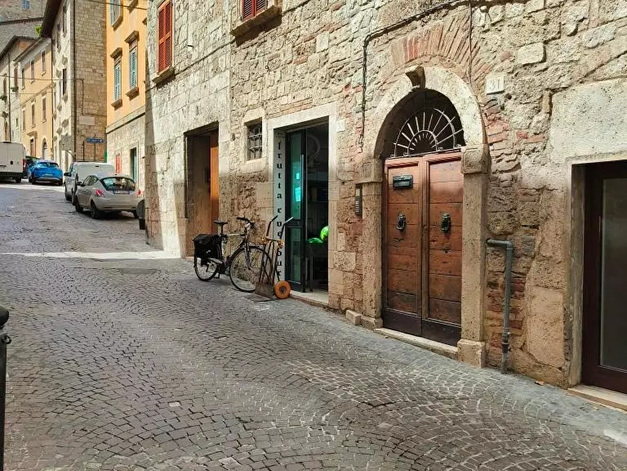 Immagine 5 di Locale commerciale in vendita  in VIA PRETORIANA a Ascoli Piceno