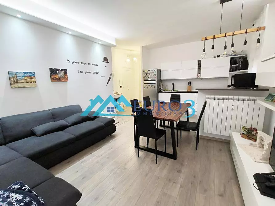 Immagine 9 di Appartamento in vendita  in VIA DEI SETTEMBRINI,1 a Ascoli Piceno