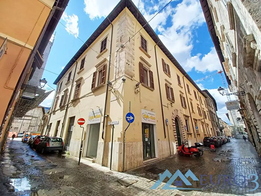 Immagine 1 di Locale commerciale in affitto  in CORSO MAZZINI, 117 a Ascoli Piceno