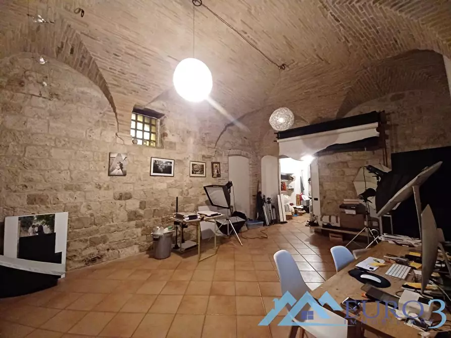 Immagine 1 di Locale commerciale in affitto  in VIA DELLE TORRI a Ascoli Piceno