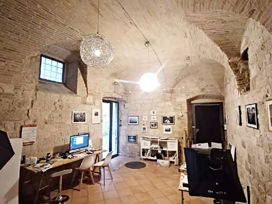 Immagine 2 di Locale commerciale in affitto  in VIA DELLE TORRI a Ascoli Piceno