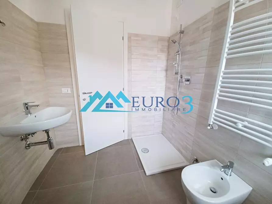 Immagine 9 di Appartamento in affitto  in VIA GIACOMO LEOPARDI a Roccafluvione