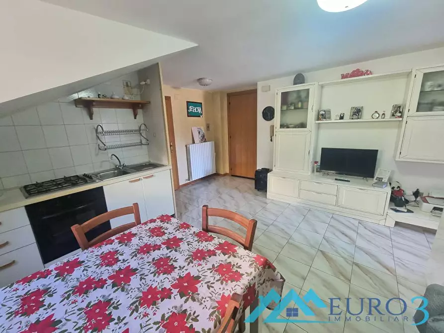 Immagine 6 di Appartamento in vendita  a Castorano