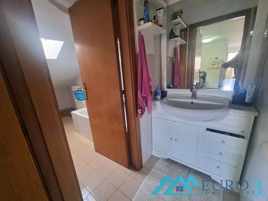 Immagine 10 di Appartamento in vendita  a Castorano