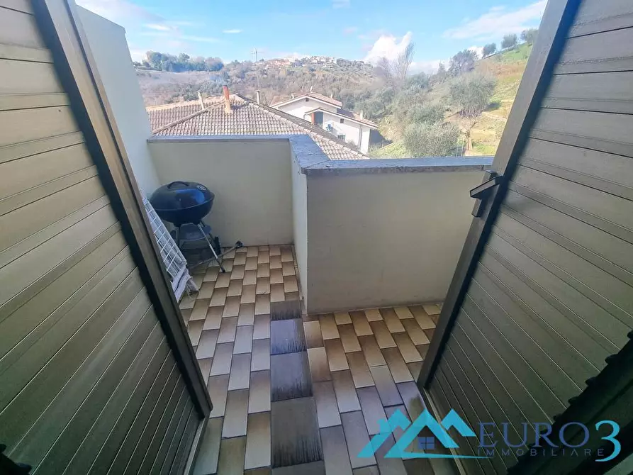 Immagine 11 di Appartamento in vendita  a Castorano