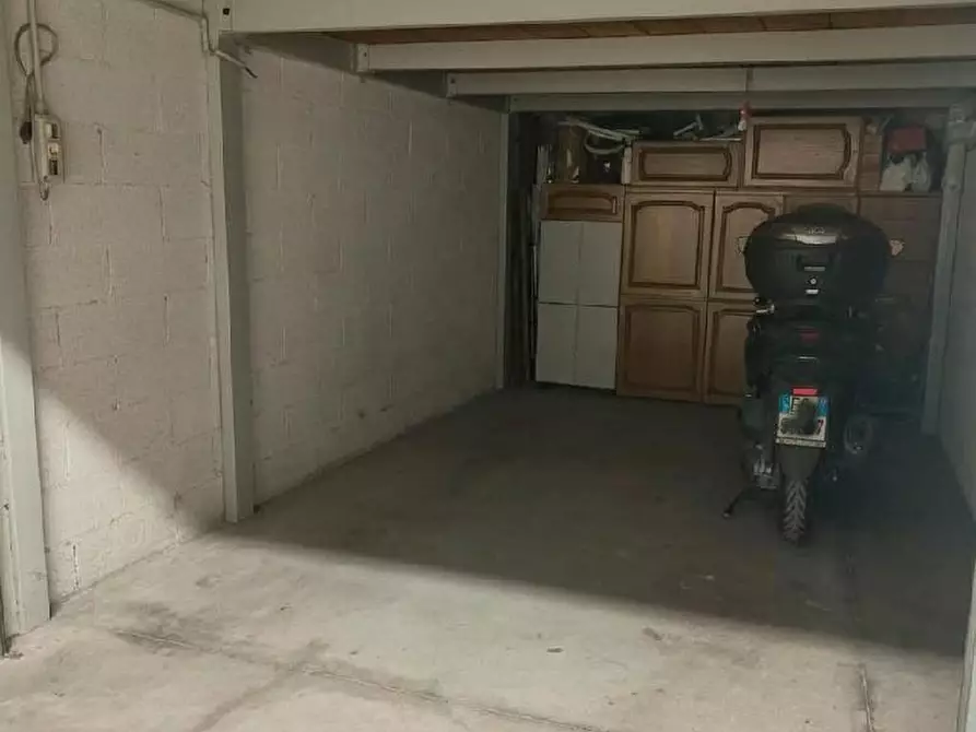 Immagine 1 di Garage in vendita  in VIA ERASMO MARI 69 A a Ascoli Piceno