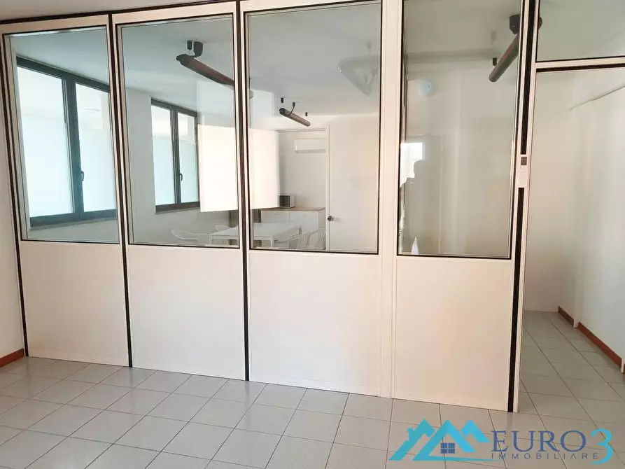 Immagine 1 di Ufficio in affitto  in VIALE ALCIDE DE GASPERI N.69 a Monteprandone
