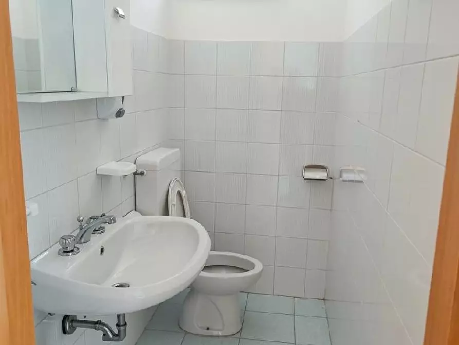 Immagine 3 di Ufficio in affitto  in VIALE ALCIDE DE GASPERI N.69 a Monteprandone