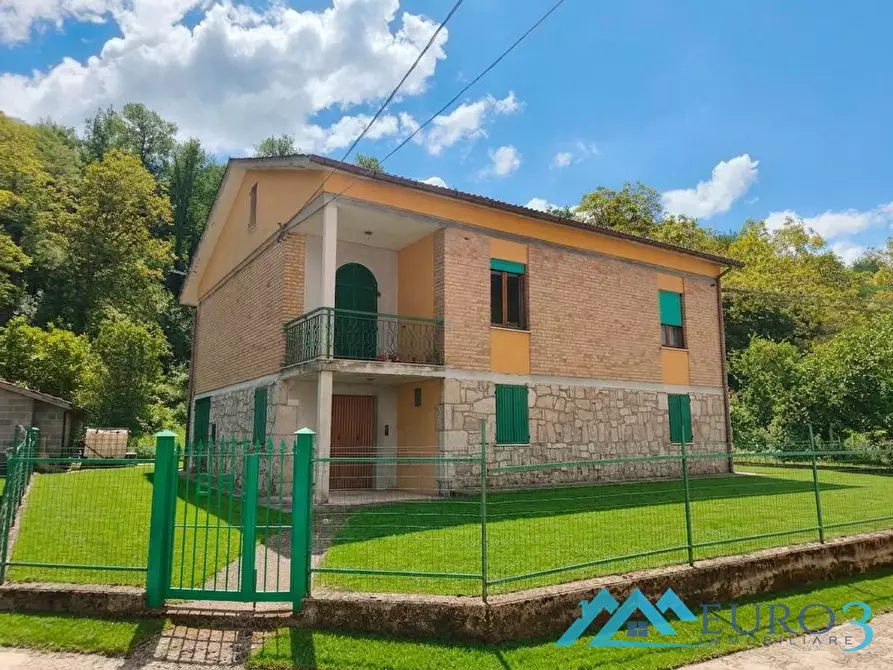 Immagine 1 di Casa indipendente in vendita  in FRAZIONE ILLICE a Comunanza