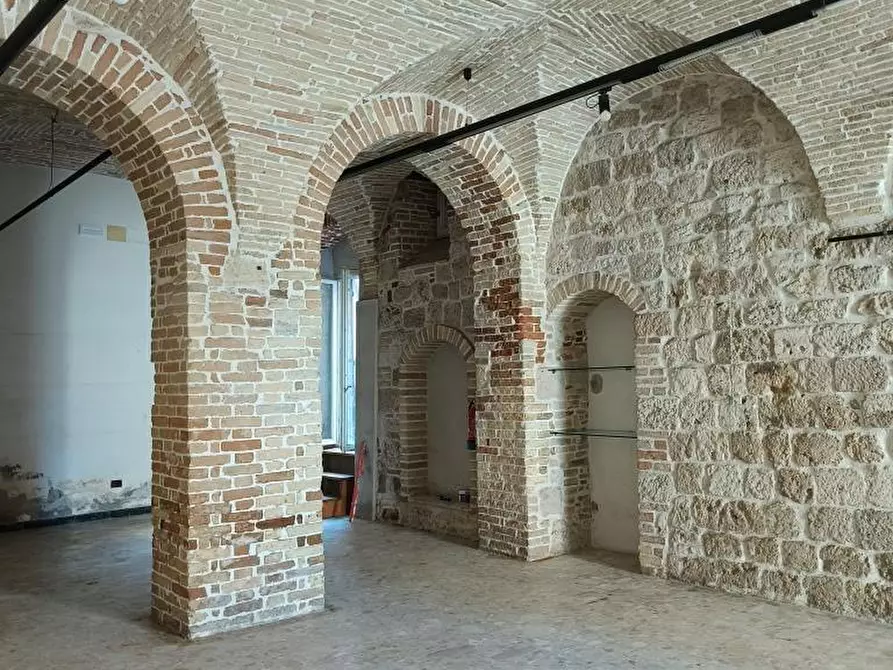 Immagine 2 di Locale commerciale in affitto  in CORSO GIUSEPPE MAZZINI a Ascoli Piceno