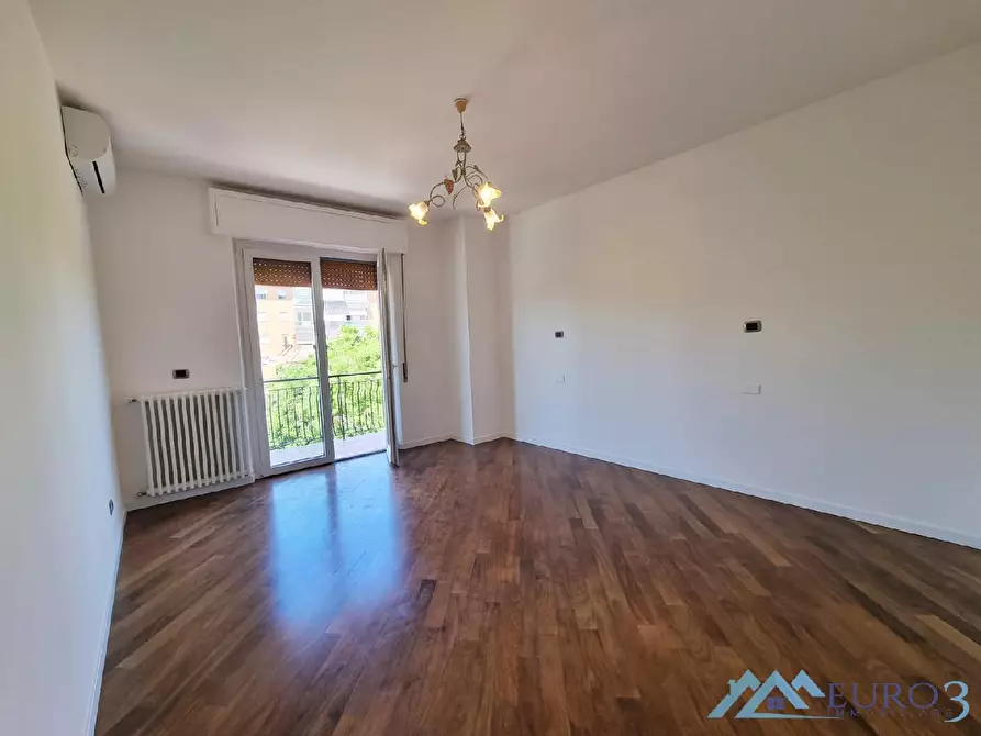 Immagine 2 di Appartamento in vendita  in VIA PIEMONTE a San Benedetto Del Tronto