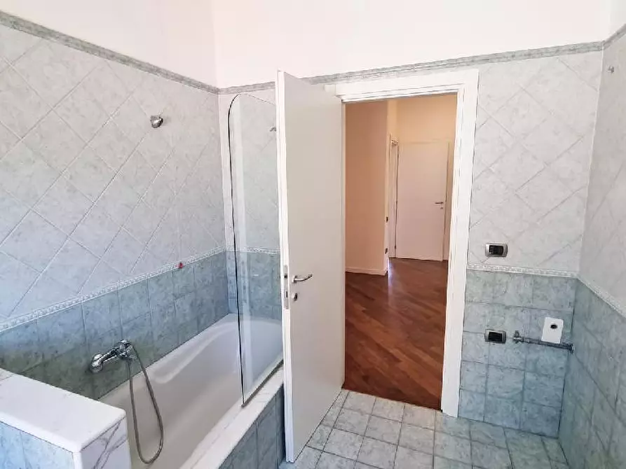 Immagine 14 di Appartamento in vendita  in VIA PIEMONTE a San Benedetto Del Tronto