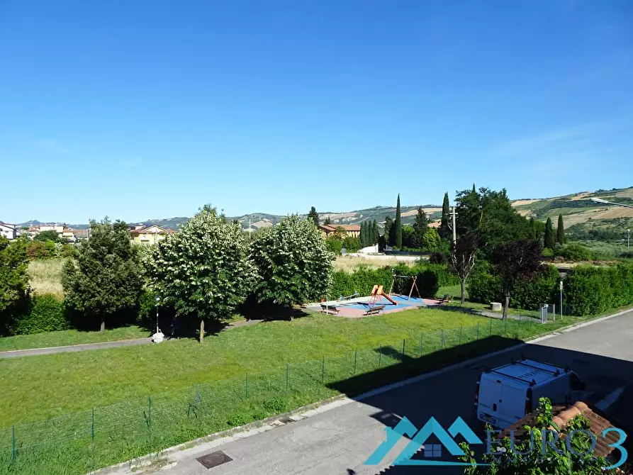 Immagine 2 di Appartamento in vendita  a Colli Del Tronto